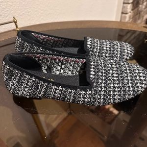 Brand new Skechers Cleo flat